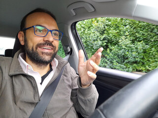 Viaggiare per il mondo in automobile