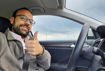 Viaggiare per il mondo in automobile