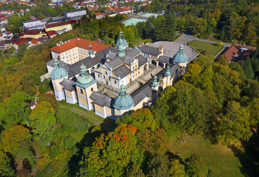 Svata Hora (The Holy Mountain) is an important Baroque complex and pilgrimage site near Pribram. Inside the high stone terrace stands the originally Gothic Church of the Assumption in 1660&ndash;1673