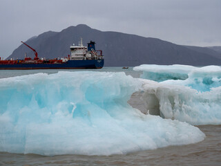 photo of mountain, glacier, sea ice, ocean and icebergs in the canadian arctic © Patrick