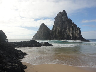 Fernando de Noronha praia e morro dois irmãos