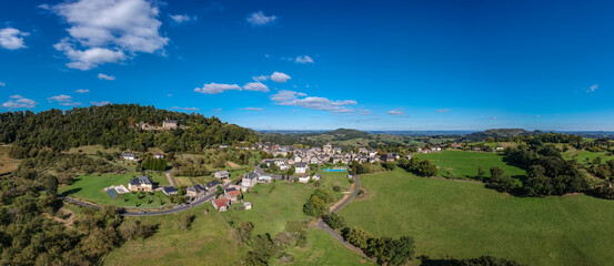 Perpezac le Blanc (Corrèze, France) - Vue panoramique aérienne sur le village et l'Yssandonnais