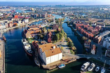 Gdańska wyspa w jesiennym słońcu © Piotr