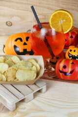 Aperitivo con patatine e arachidi