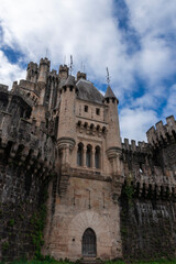 Fototapeta premium main facade of butron castle on a cloudy day