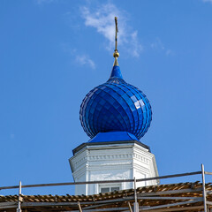 Fototapeta na wymiar the dome of the Orthodox church