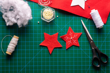 You will need an embroidered pattern on one piece of the Christmas star. Step-by-step instruction....
