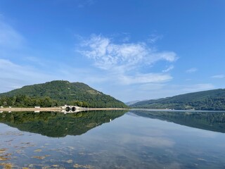 Fototapeta premium lake and mountains