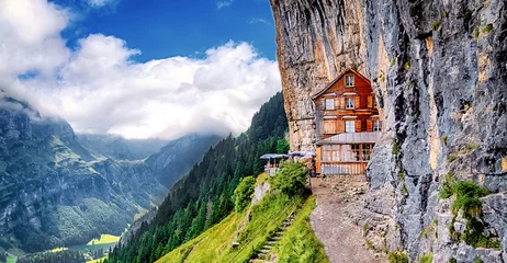 Deurstickers Berggasthaus in den Appenzeller Alpen, Appenzell, Schweiz © mojolo