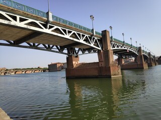 Saint Pierre bridge in Toulouse, France, over the river Groone
