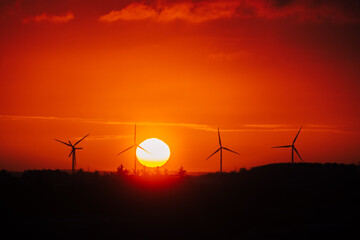 Windr&auml;der bei Sonnenaufgang