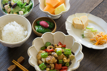 晩御飯セット　チキンのカッシュナース炒め