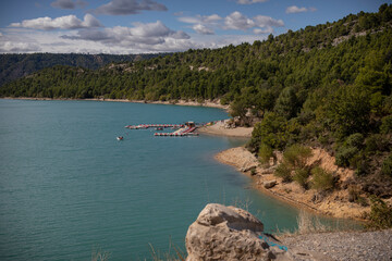 Paysage Lac de Sainte Croix eau turquoise gorges du verdon
