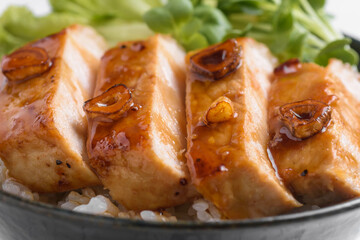 豚肉ステーキ丼