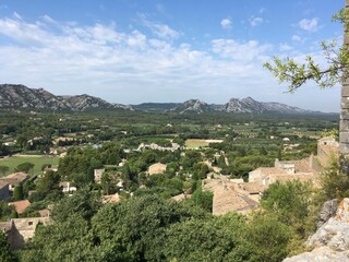 Fototapeta na wymiar Provence, France, montagne et soleil 