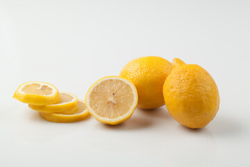 레몬,비타민,고해상,과일,노란색,누끼,단면,사람없음,신맛,신선,음식,잎,클로즈업