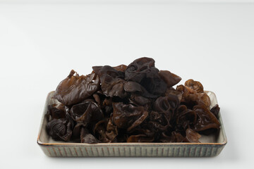 건조,목이버섯,버섯,사람없음,식기류,실내,오브젝트,음식,접시