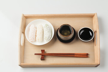 유과,음식,전통,전통음식,접시,추석,컨셉,컬러풀,한과,한국,한국전통누끼,디저트,명,절목재,문화,백그라운드,사람없음,스튜디오,신선,실내,오브젝트,