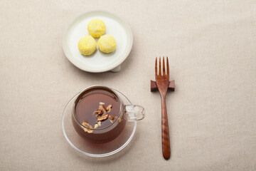 전통차,대추차,음식,전통,전통음식,접시,추석,컨셉,컬러풀,한과,한국,한국전통누끼,디저트,명,절목재,문화,백그라운드,사람없음,스튜디오,신선,실내,오브젝트,