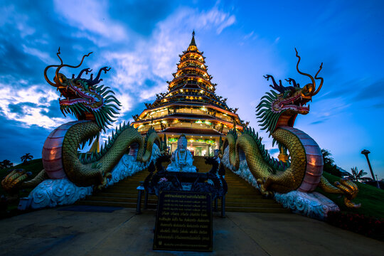 Wat Hyua Pla Kang, Chinese temple in Chiang Rai Thailand, This is the most popular temple in Chiang Rai.