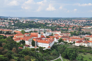 Fototapeta na wymiar プラハ・旧市街の街並み～ペトシーン公園展望台からの眺め