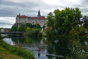 Fototapeta na wymiar Schloss Sigmaringen, Hohenzollernschloss, an der Donau, Sigmaringen, Schwäbische Alb, Baden-Württemberg, Deutschland, Europa