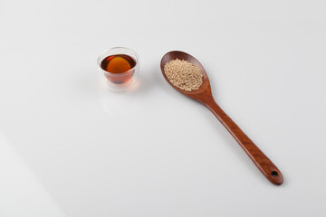 참기름,참깨,깨,누끼,식기류,실내,씨,양념,오일,음식,재료