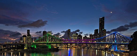 The skyline of Brisbane and the Story Bridge - obrazy, fototapety, plakaty