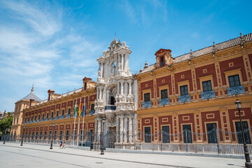 Fototapeta premium square with lake and old building
