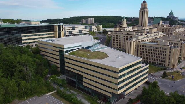 Aerial footage of Universit&eacute; de Montr&eacute;al, Polytechnique Montr&eacute;al, Pavillon Lassonde
