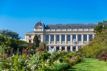 Obraz premium Paris, the Jardin des Plantes, botanical public park in the center 