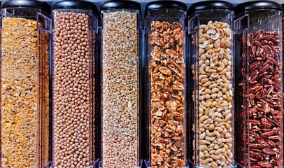 Distributeur d'aliments dans un commerce