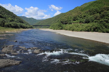 高知県四万十市　半家沈下橋から見た四万十川
