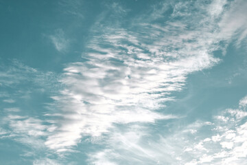 群青色の空と雲 Ultramarine sky and clouds