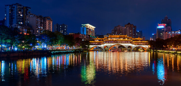 Night view of the Anshun Langqiao bridge at the Nine Eyes Bridge in Chengdu, Sichuan Province, China