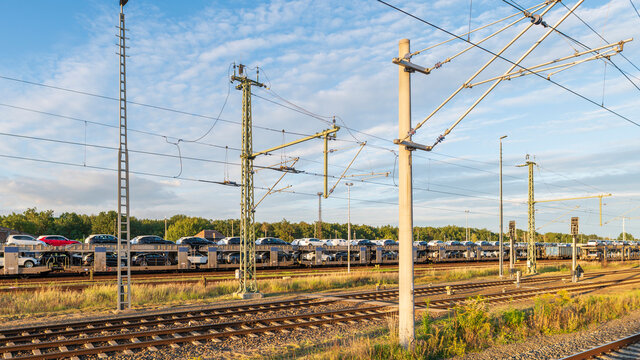 Viele Neuwagen werden mit der Bahn verschickt