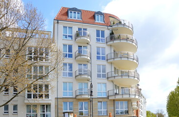 Bauwerk am Fluss Spree im Stadtteil Moabit, Tiergarten, Berlin