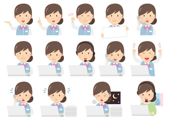 デスクワークをする女性