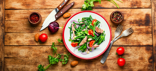 Salad with vegetables and veal tongue