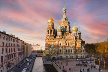 Fototapeta na wymiar St.Petersburg, Russia. Spas-na-krovi cathedral (The cathedral Savior on Spilled Blood) in sunny autumn day