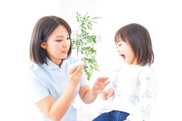 歯科治療を受ける子供