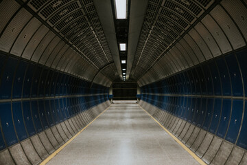 Fototapeta na wymiar Empty London underground tunnel