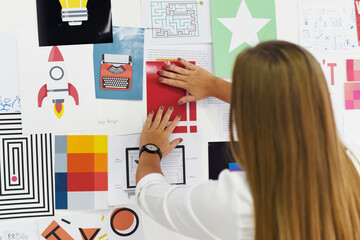 Startup Business People Looking on Strategy Board Information Thoughtful © Rawpixel.com