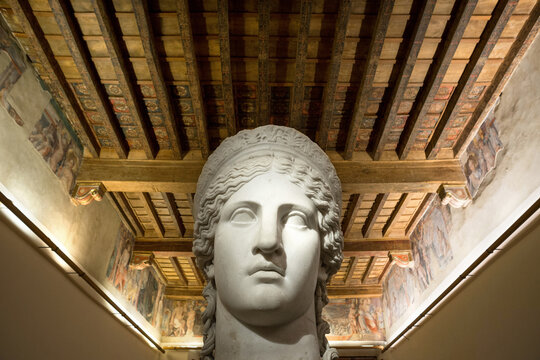 Figura femminile a palazzo Altemps.