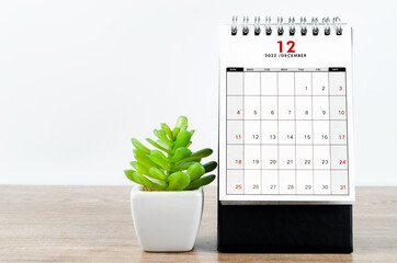 December 2022 desk calendar.