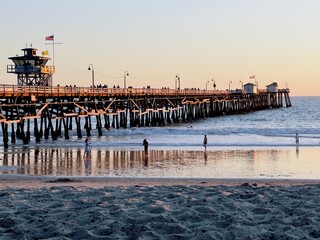 The Pacific coast of California is very diverse. Wild beaches, cliffs and exotic flora and fauna have been preserved here. This is a favorite vacation spot for the population. California (USA).