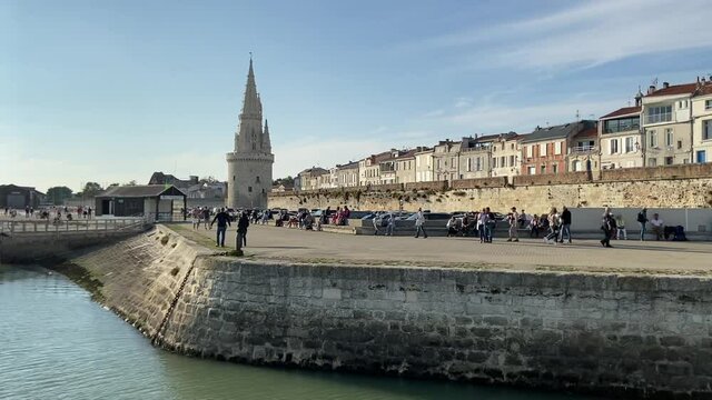 Quai et tour de la Lanterne &agrave; La Rochelle, Charente-Maritime