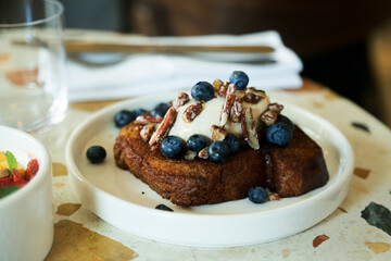 Blueberry toast with mascarpone and pecan