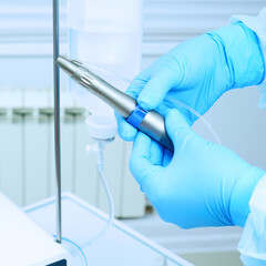 Fiziodispenser preparation for implantation. Setting up a surgical device in a dental clinic.