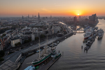 Naklejka premium Hamburg, Germany, Panorama of the Harbour and the city
